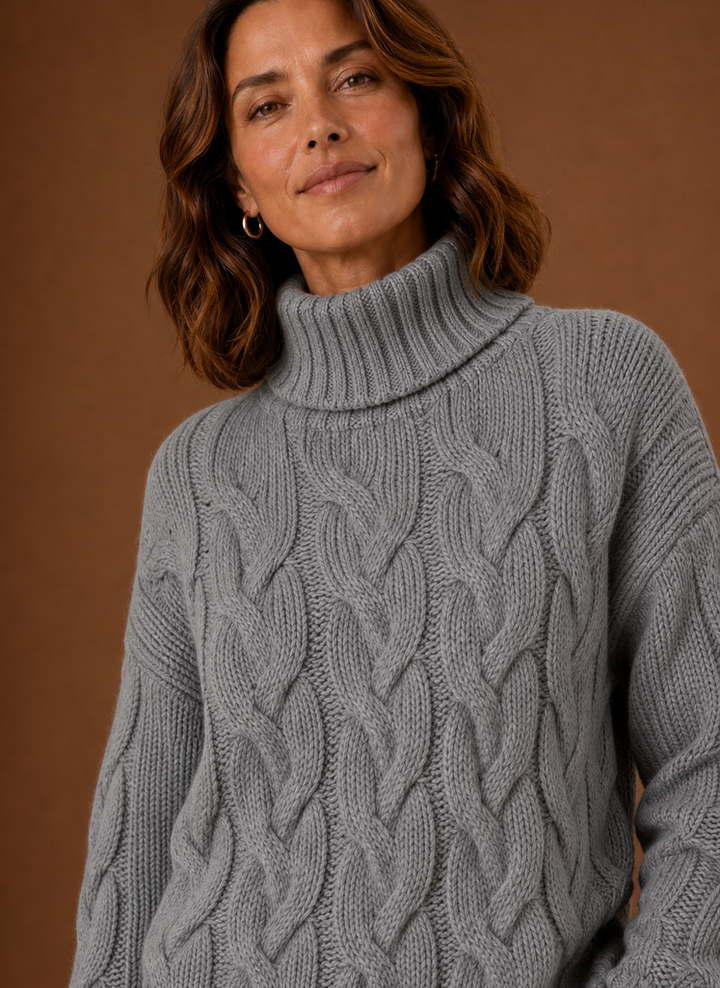 Detailreicher Damen Zopfmuster Pullover, hochwertige Wintermode für Eleganz & Komfort.