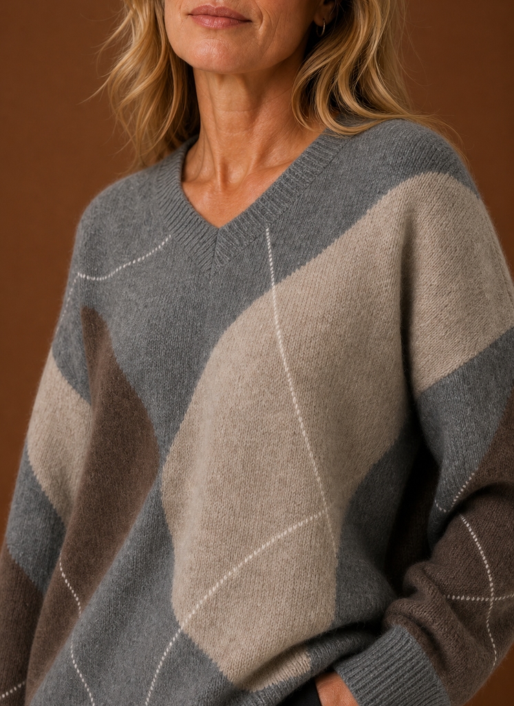 Eleganter Damen-Strickpullover im Oversize-Schnitt mit Rautenmuster, perfekt für Herbst & Freizeit.