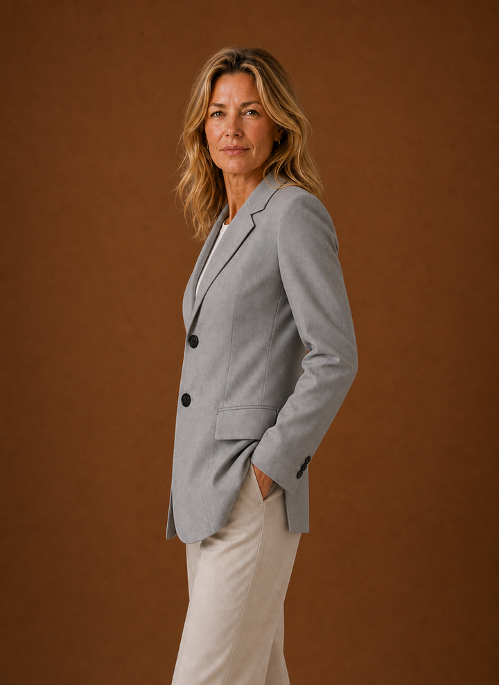 Zeitloser Damen Longline-Blazer, perfekt für Business und gehobene Freizeitlooks.