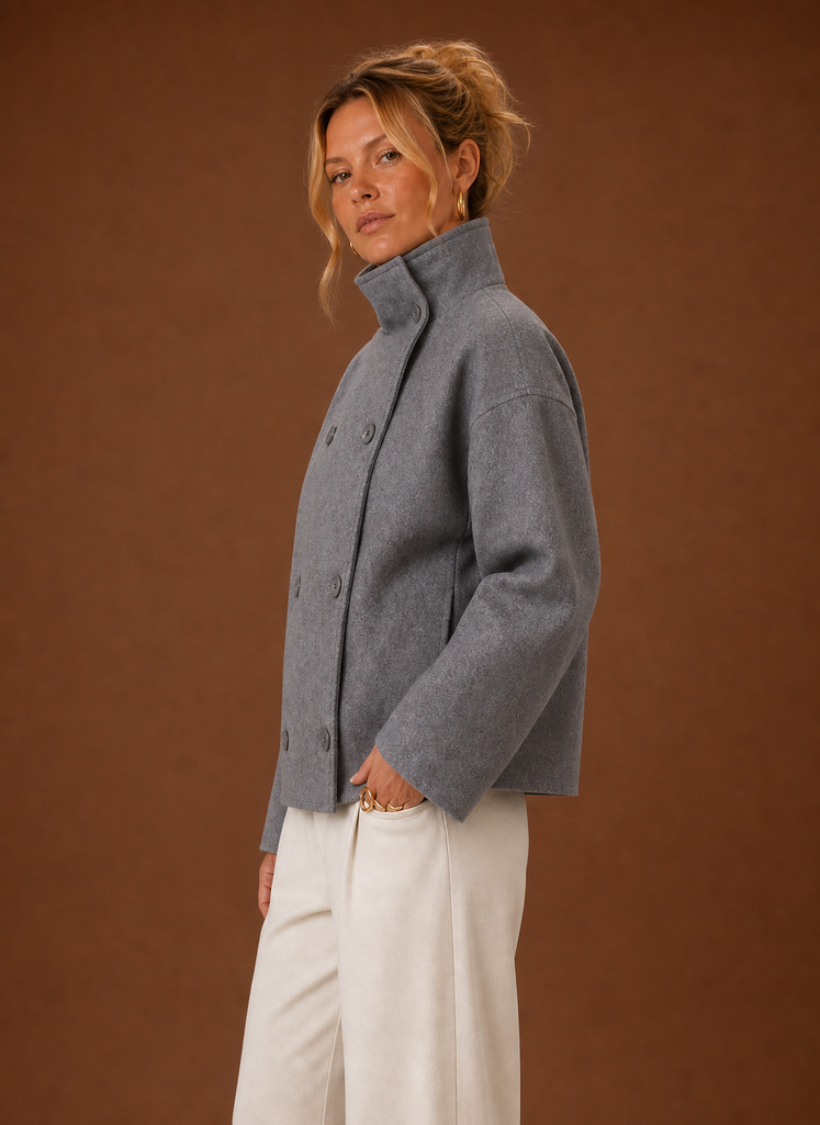 Graue taillierte Damen Übergangsjacke für Frühling & Herbst, vielseitig kombinierbar mit Stehkragen.