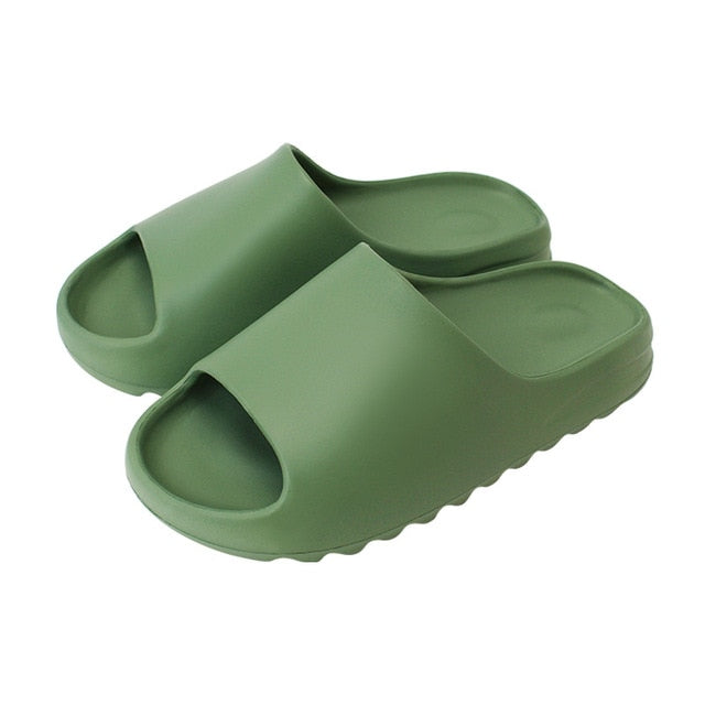 Unisex Freizeitpantoffeln, bequem & trendig für Damen & Herren. Ideal als Hausschuhe, Sommerschuhe & Badeschuhe.