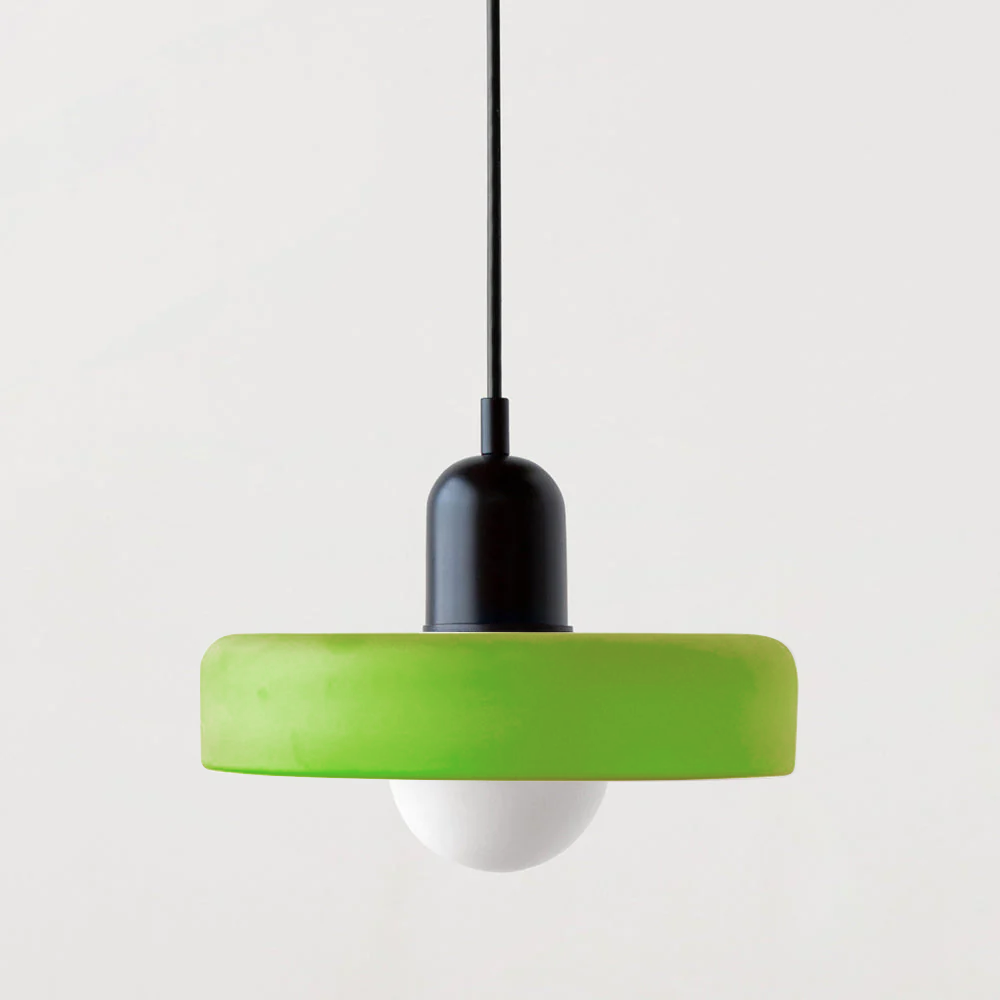 Deckenleuchte: Buntglas-Design, Bauhaus-Ästhetik, für eine lebendige Innenbeleuchtung.