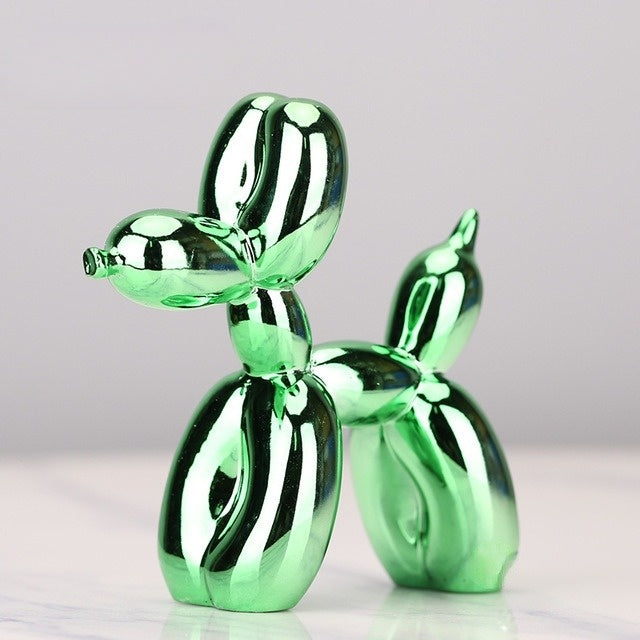 Stilvolle Deko Ballonhund Figur, glänzend und farbig. Moderne Skulptur aus Kunstharz als Wohnaccessoire.