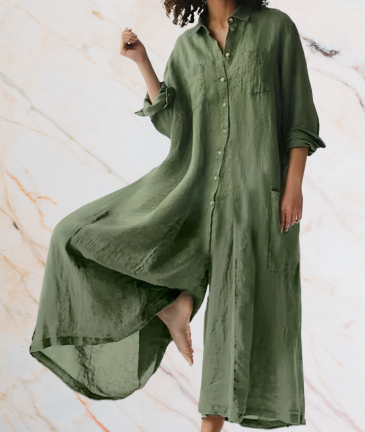 Damen Jumpsuit Hailey, locker und weit geschnitten, mit praktischen Seitentaschen, ideal für Frühling & Freizeit.