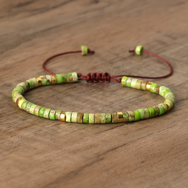 Modisches Damenarmband Seraphina, Naturstein, geflochten, verstellbar, Geschenkidee.