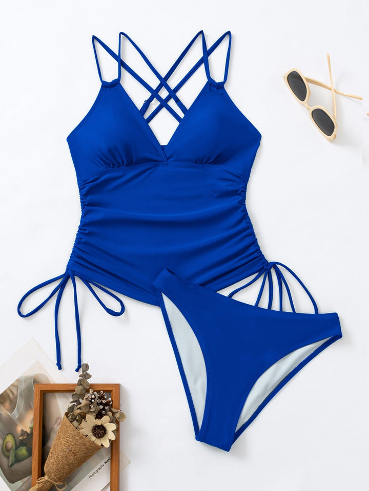 Enganliegender Damen Tankini mit V-Ausschnitt, Kreuzträgern, perfekte Bademode für Urlaub.