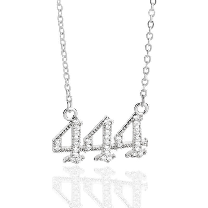 Glamouröse Damen-Halskette: Engelszahl-Design mit Zirkonia-Glanz auf silberner Kette.