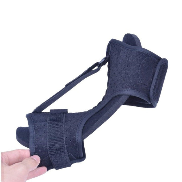 Verstellbare Nachtschiene für Plantarfasziitis. Ideal bei Fersenschmerzen, Fersensporn und zur Fußpflege im Schlaf.