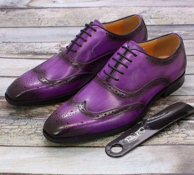 Detailaufnahme: Glänzende Herren Formalschuhe 'Valentin' aus Leder, handgefertigt, für einen makellosen Business-Look.