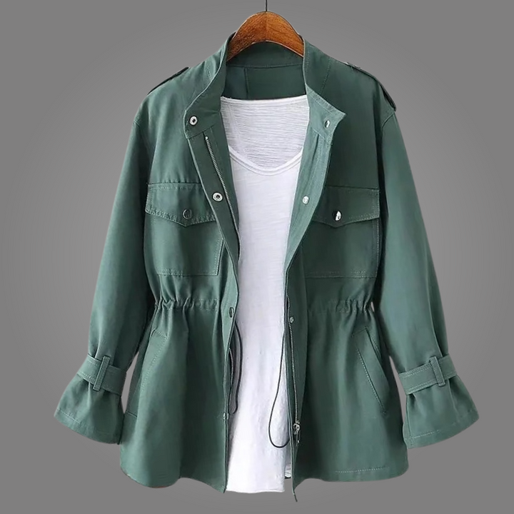 Zeitloser Damen Langmantel in eleganter Silhouette. Übermantel mit Gürtel für stilvolle und warme Herbst-Looks.