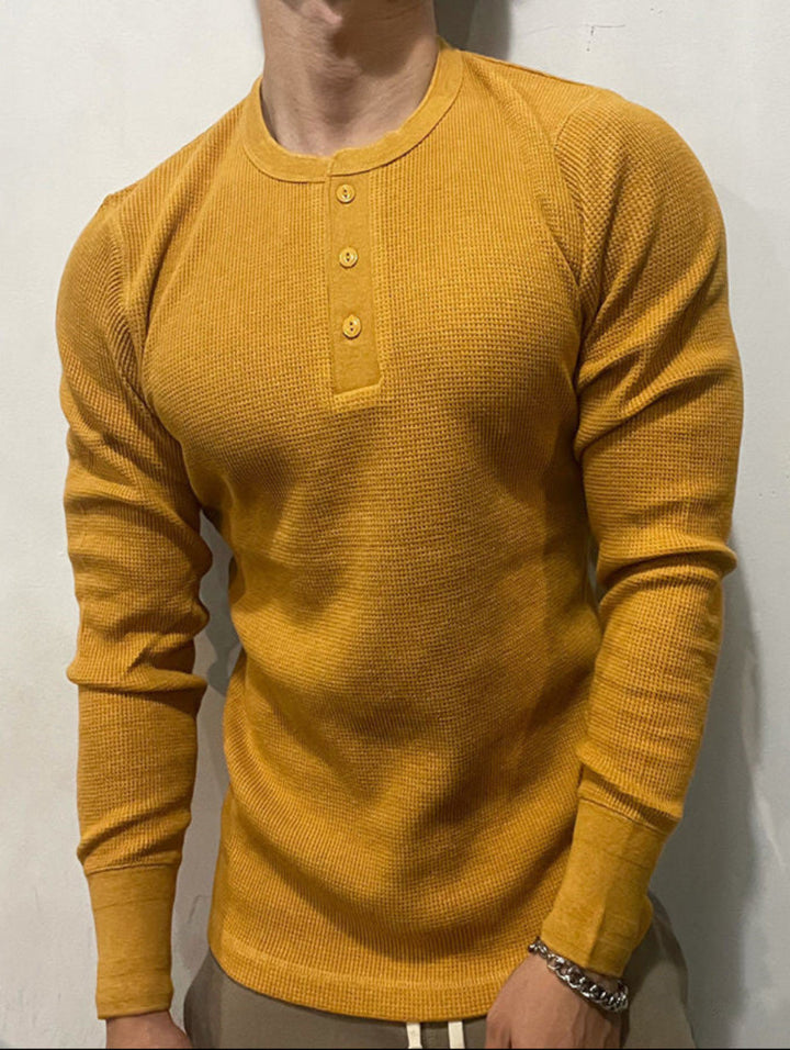 Marineblaues Männer Langarmshirt mit Henley-Kragen, komfortabler Slim Fit Waffelstrick.