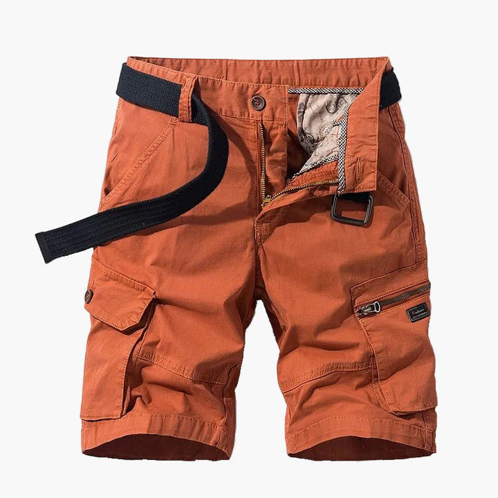 Komfortable orange Herren Kurz Hose, eine praktische Alltagsshorts für warme Tage und aktive Herren.