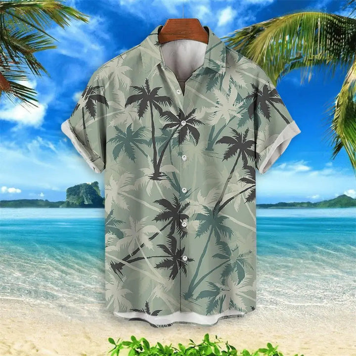 Mann trägt stilvolles Herren Hawaiihemd in Übergröße mit Kranich Print, ideal für Sommerstrand oder Urlaub.