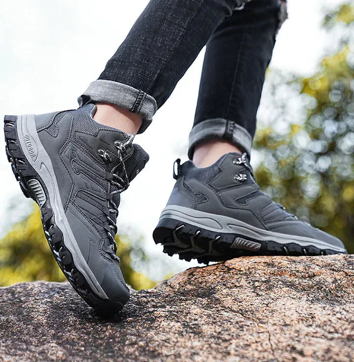 Leichte Unisex Trekkingschuhe Voyager mit rutschfester Sohle.