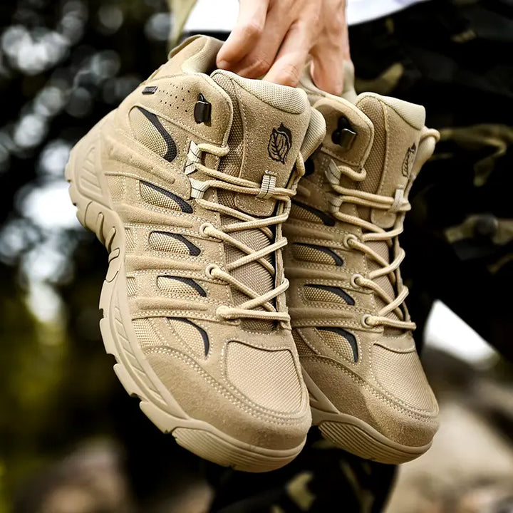 Robuste Conan Wanderschuhe für jedes Gelände, bieten optimalen Halt und Sicherheit.
