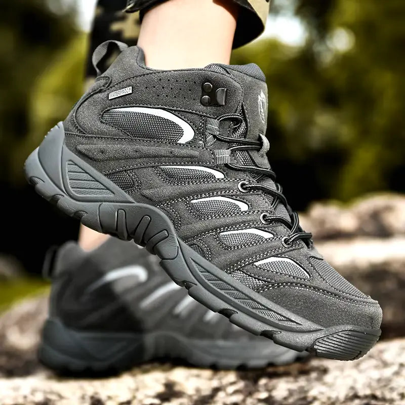 Hochwertige Conan Trekkingschuhe, langlebig und perfekt für jedes Outdoor-Abenteuer.