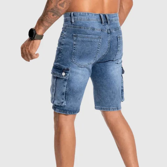 Modische Herren Sommer Denim Cargo Shorts Jonas, perfekte kurze Hose für entspannte Outdoor-Aktivitäten.