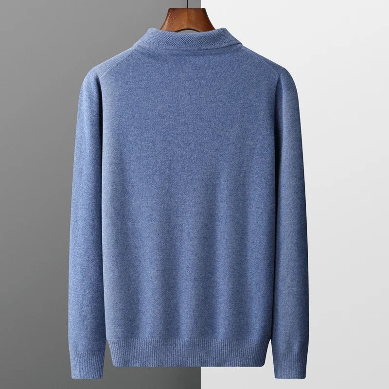 Eleganter Herren Strickpullover mit Polokragen. Klassisch und stilvoll für jede Gelegenheit.