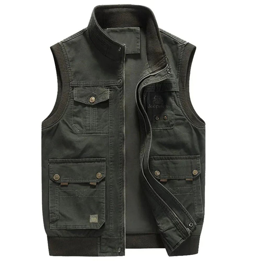 Vielseitige, robuste Herren Outdoor-Weste Magnus. Perfekt als Freizeitweste oder Anglerweste für Herren.