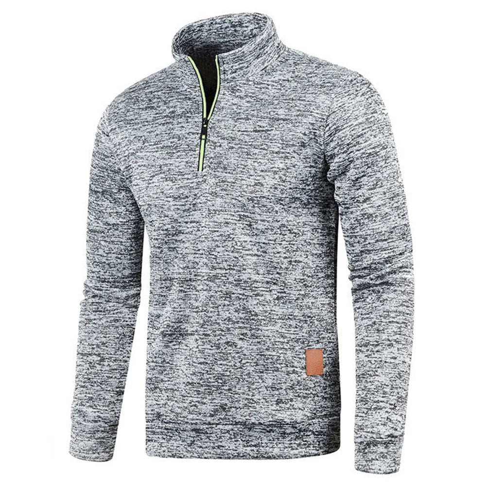Warmer Herren Rollkragenpullover aus weichem Strick. Perfekt für gemütliche Herbsttage und elegante Freizeitmode.
