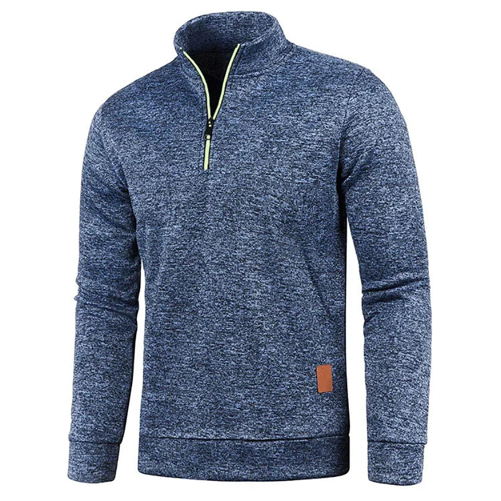 Klassischer Herren Rollkragenpullover für warme Herbsttage. Gemütlicher Langarm-Pullover in eleganter Herrenmode.