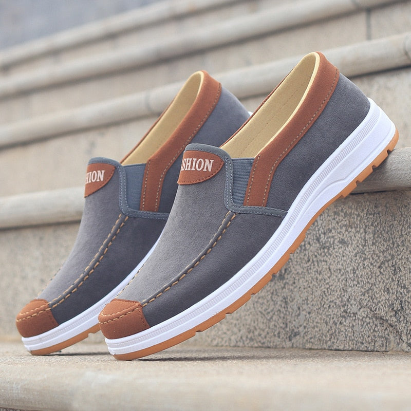 Nahaufnahme der Stofftextur der Matteo Herren Slip-On Schuhe, atmungsaktiv und angenehm zu tragen. Komfortschuhe.
