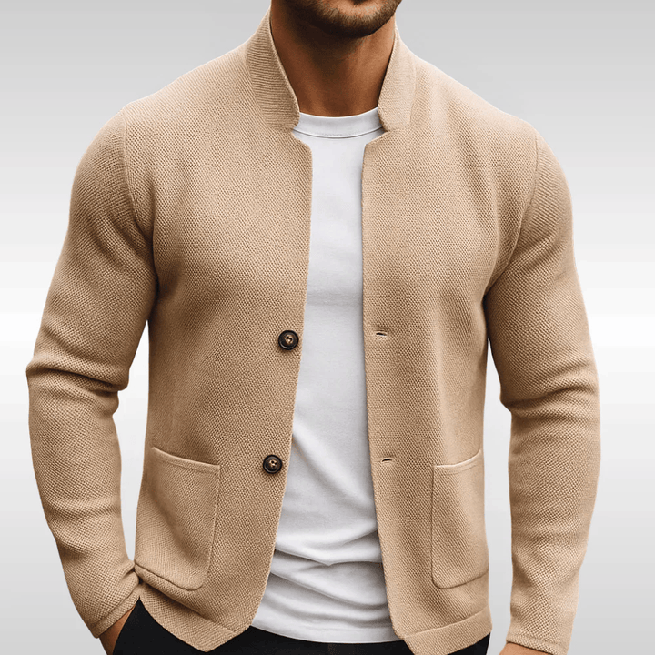 Elegante Herren-Strukturstrickjacke für Herbst & Übergang, mit modischem Stehkragen und weichem Komfort.