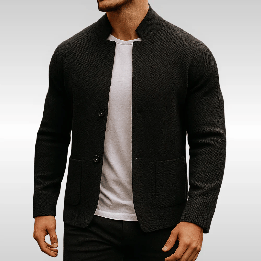 Komfortable Herren Freizeitjacke mit stilvollem Strukturstrick. Vielseitige Strickjacke für Layering-Looks.