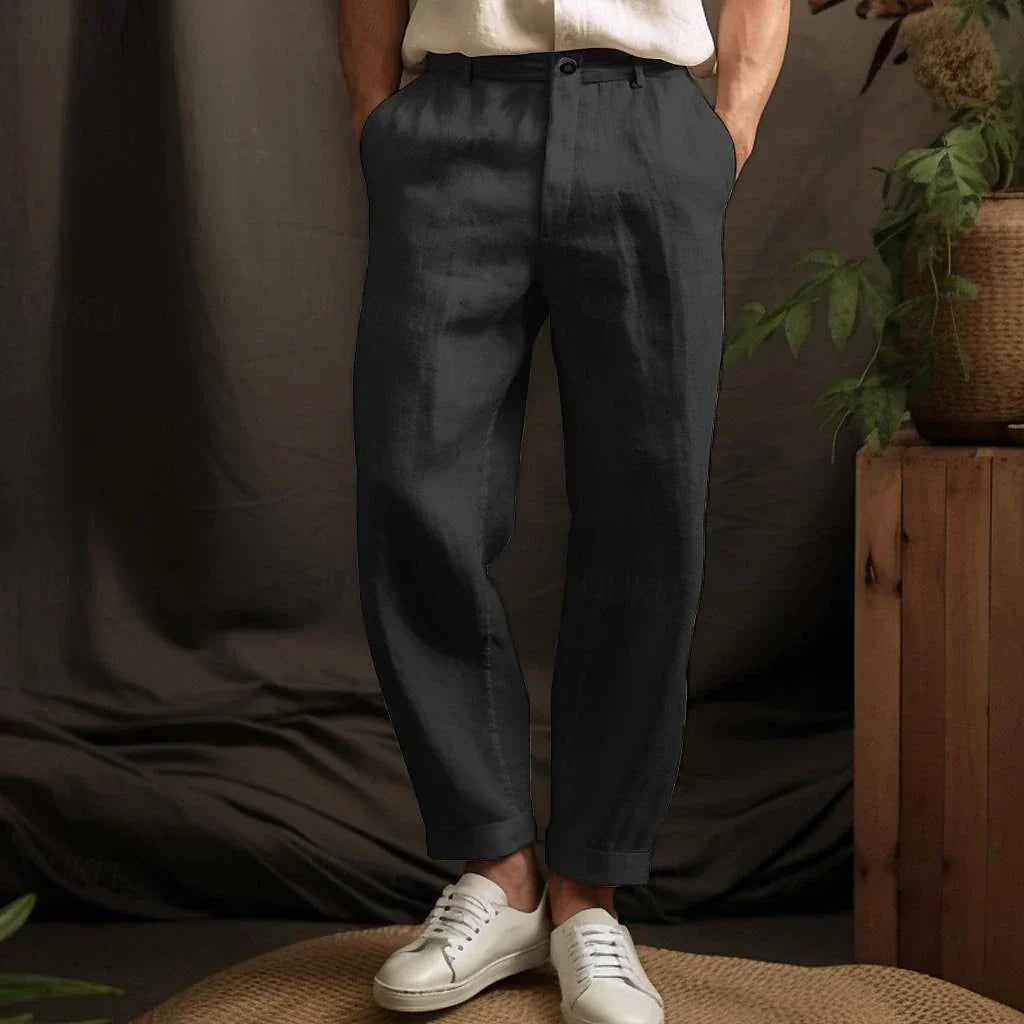 Leichte Herren Leinenhose 'Luca' im Relaxed Fit, ideal als bequeme Sommerhose für stilvolle Freizeitmomente.
