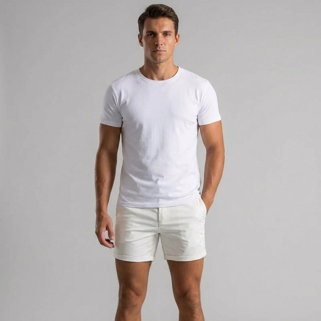 Hochwertige Herren Chino-Shorts Slim Fit. Moderne, bequeme kurze Hose für elegante Sommer-Looks.