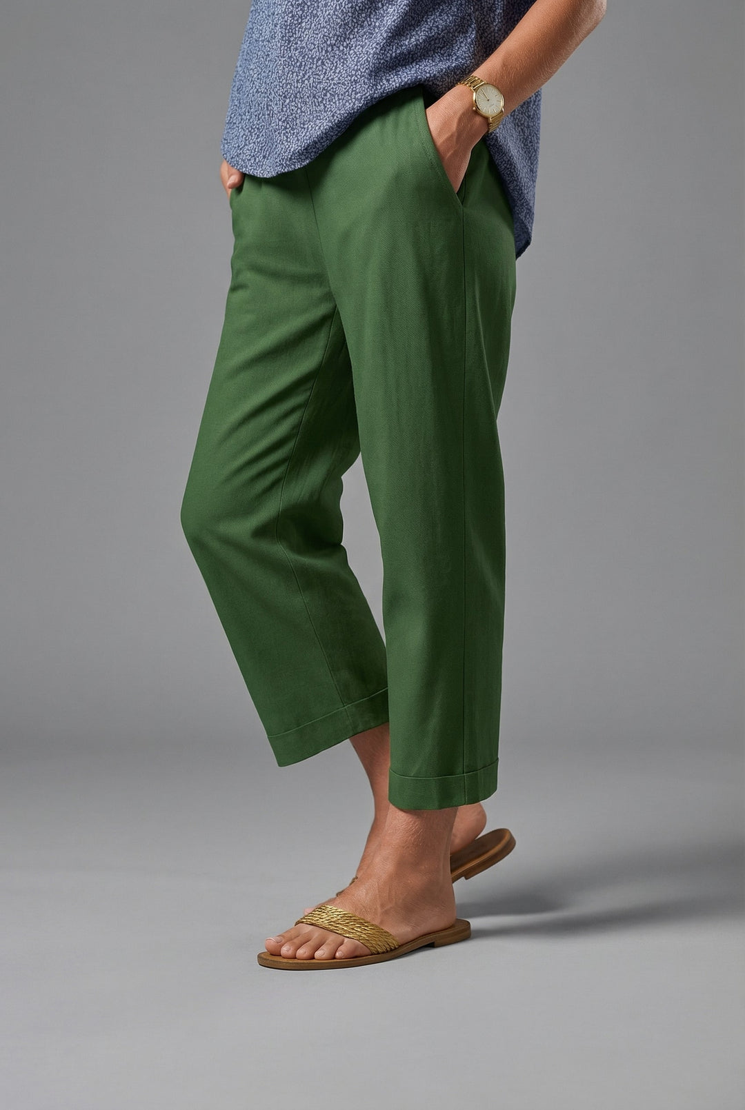 Bequeme Damen Sommerhose mit lockerem, weitem Schnitt und Gummibund, perfekt für warme Tage und Freizeit.