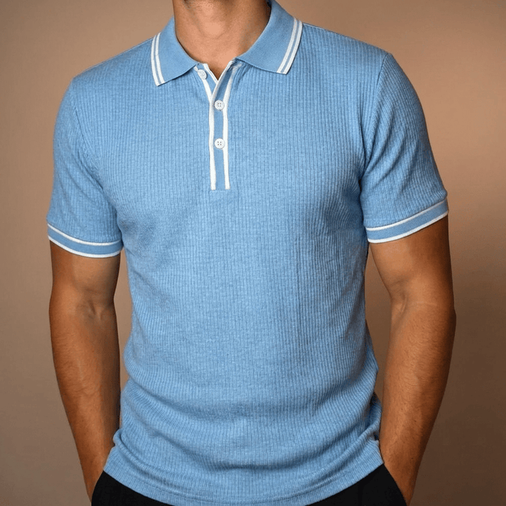 Klassisches geripptes Herren Polo-Shirt in Weiß; vielseitig für Sommer, Frühling & formelle Freizeit.