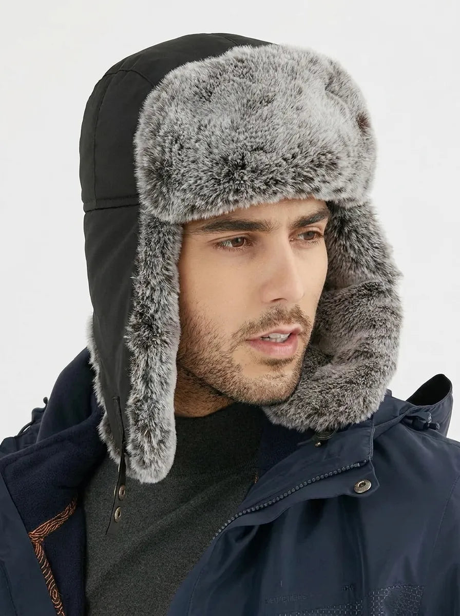 Warme Herren Wintermütze mit Ohrenklappen und weichem Kunstfell, winddicht für optimalen Kälteschutz.