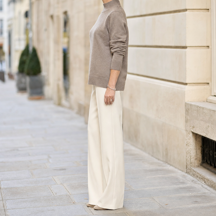 Weicher Damen Rollkragenpullover in Anthrazit. Kuscheliger Winterpullover, ideal für kalte Tage, elegant & warm.
