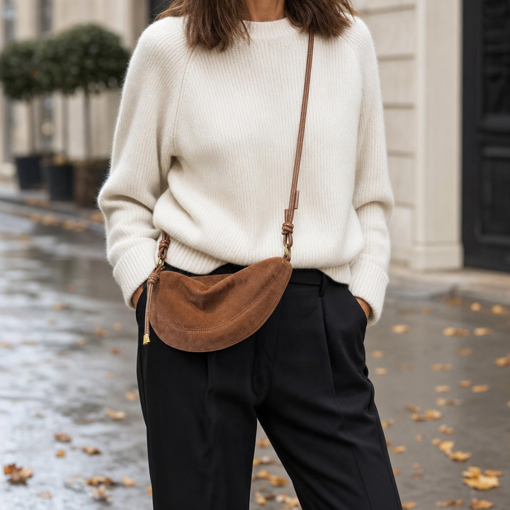 Kaffeebraune Damen Sling-Tasche mit Wildleder-Optik, stilvolle & praktische Umhängetasche für Frauen.