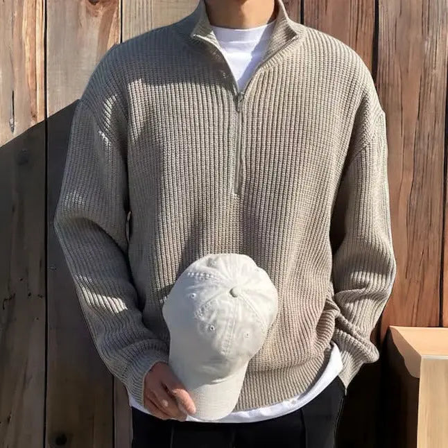 Vielseitiger Herren Half-Zip Strickpullover, langärmlig. Bietet Komfort und zeitlose Eleganz für jede Gelegenheit.