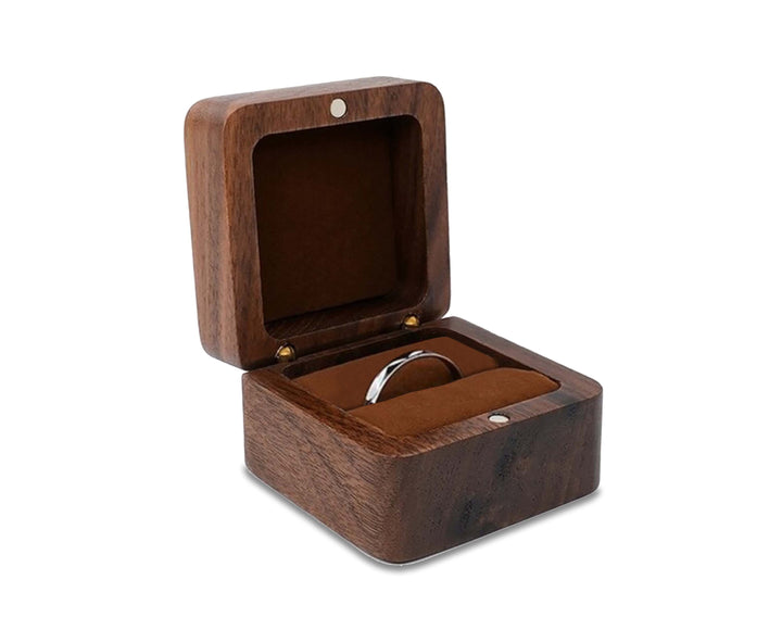 Dunkles Holz-Schmuckkästchen, elegant und praktisch, zum Sortieren von Ringen, Ohrringen und anderem Schmuck.