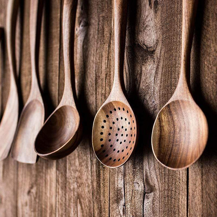 Robustes Holz-Küchenutensilien-Set, hitzebeständig und langlebig für Kochprofis und Hobbyköche.
