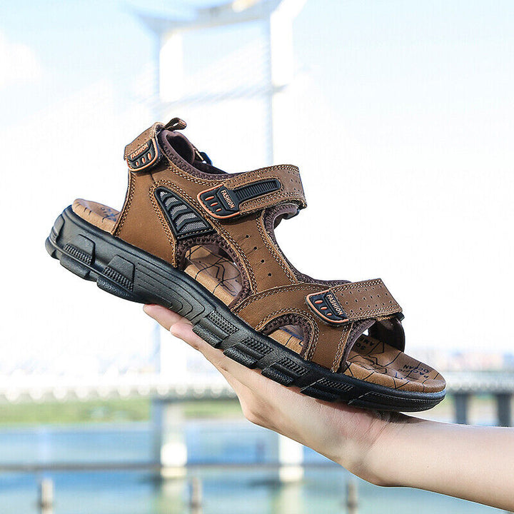 Outdoor Sandalen für Herren in Braun, komfortabel und robust für Trekking und Freizeitaktivitäten.