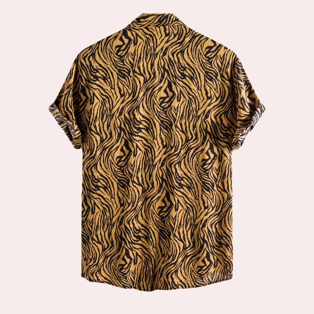 Trendiges Unisex Sommerhemd mit auffälligem Tiger-Muster und praktischem Knopfverschluss für entspannte Tage.