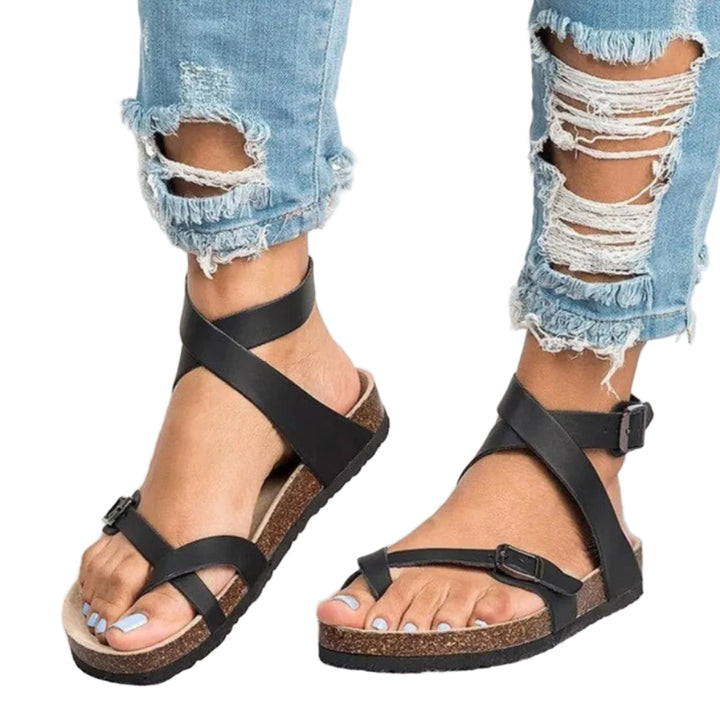 Moderne flache Damen Riemensandalen für den Sommer, perfekt als Freizeitsandalen mit Komfort.