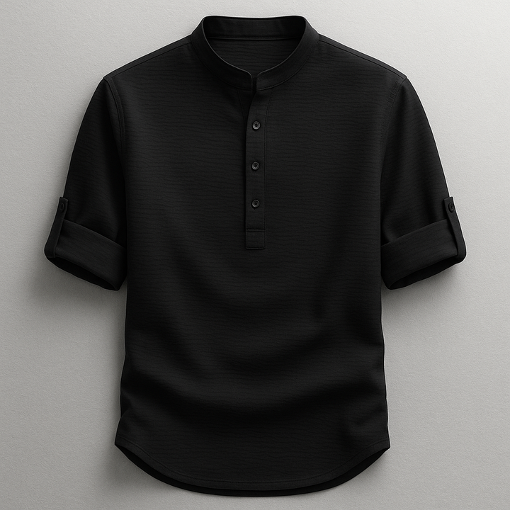 Klassisches Herren Hemd, Langarm, in figurbetontem Tailored Fit, ideal für professionelle und legere Looks.