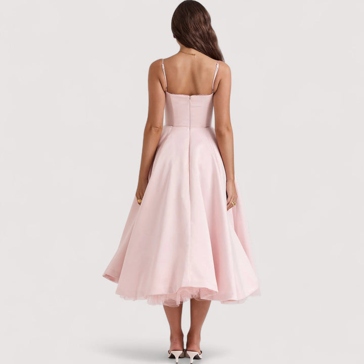 Figurbetontes Damen Sommerkleid mit Korsett-Look, ideal für schicke Auftritte & Feste.