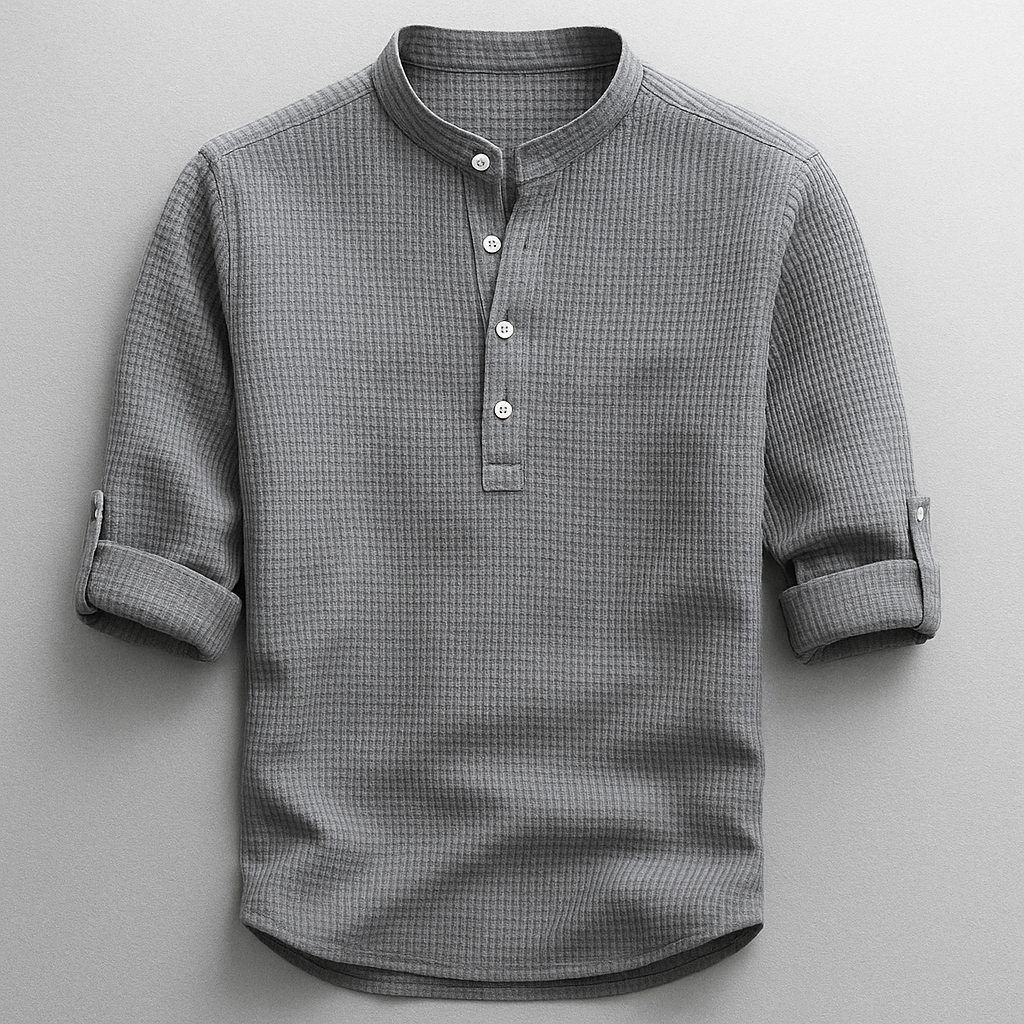 Detailansicht eines weißen Herren Business Hemdes mit klassischem Kragen und feiner Textur, Tailored Fit.