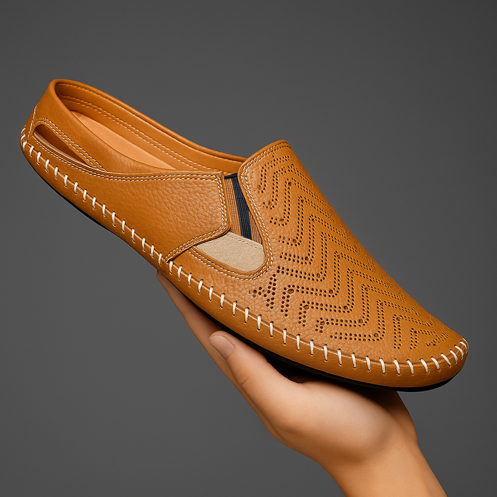 Bequeme Herren-Sandale mit verstellbaren Riemen. Perfekter Freizeitschuh für den Sommer.