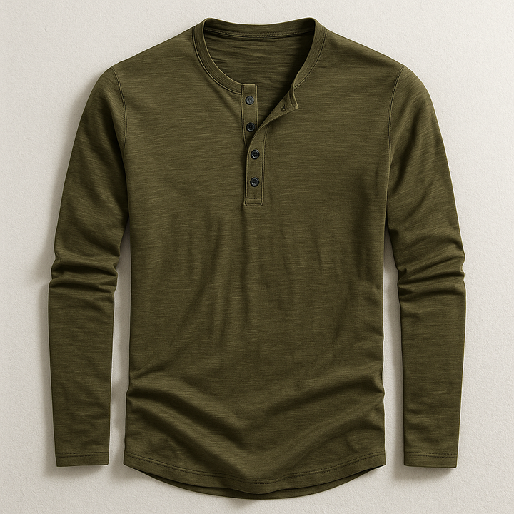 Bequemes Herren Langarmshirt mit Henley-Ausschnitt aus weichem, atmungsaktivem Stoff für Komfort.