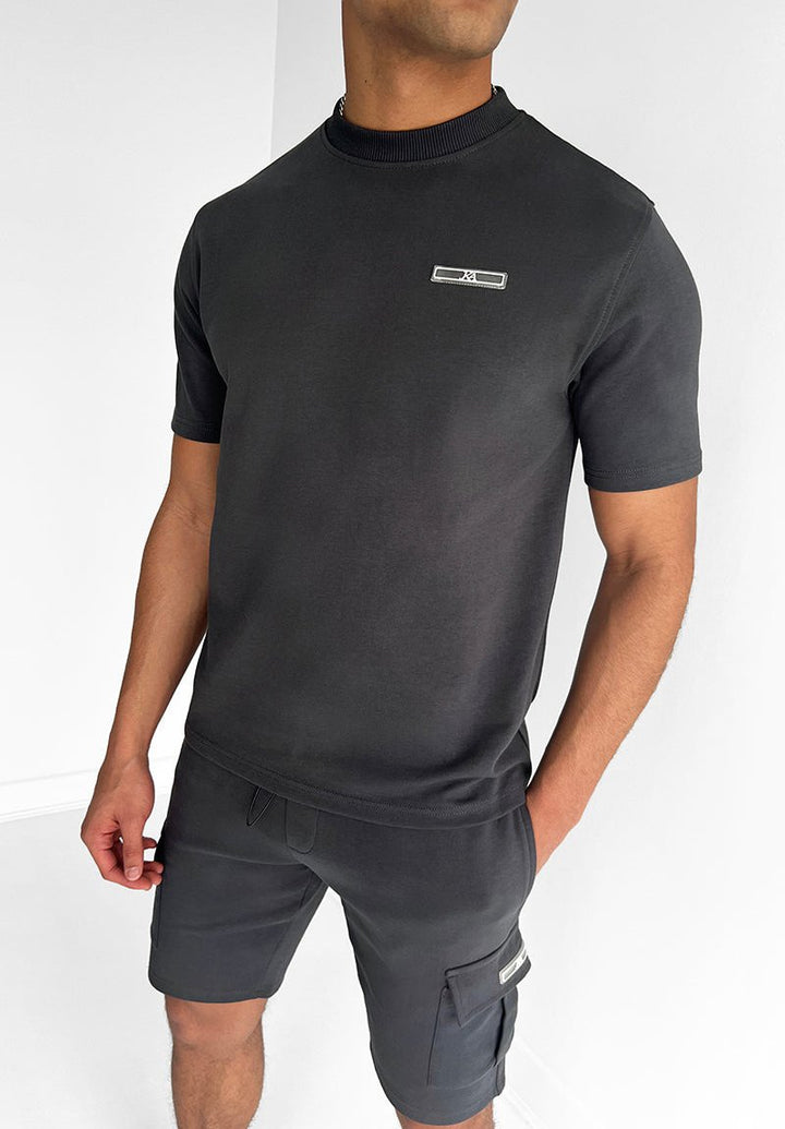 Vielseitiges Herren T-Shirt & Shorts Set, ideal für Freizeit, Sport & Alltag. In stilvollen Farben.
