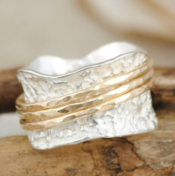Damen Vintage Spinner-Ring aus Gold & Silber, Bicolor-Schmuck für Entspannung & Stil.