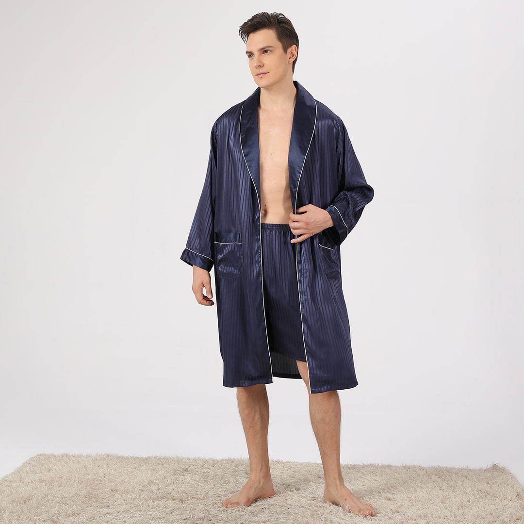 Eleganter Damen Bademantel Kimono für entspannte Stunden. Fühlbar weich und mit stilvollem Schalkragen.