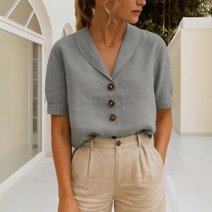 Modisches Damen-Oberteil: elegante Bluse unifarben mit Reverskragen, halblangen Ärmeln & Knopfleiste, Business-Stil.